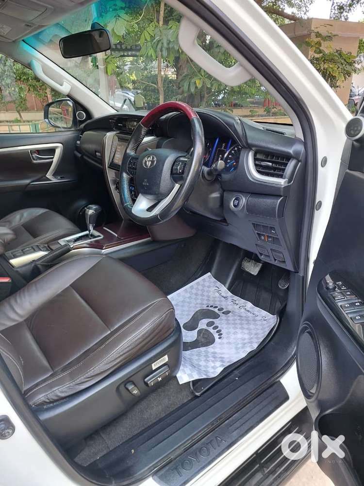 Toyota Innova Crysta 2.4 G Mt 7 Str, 2019, Diesel