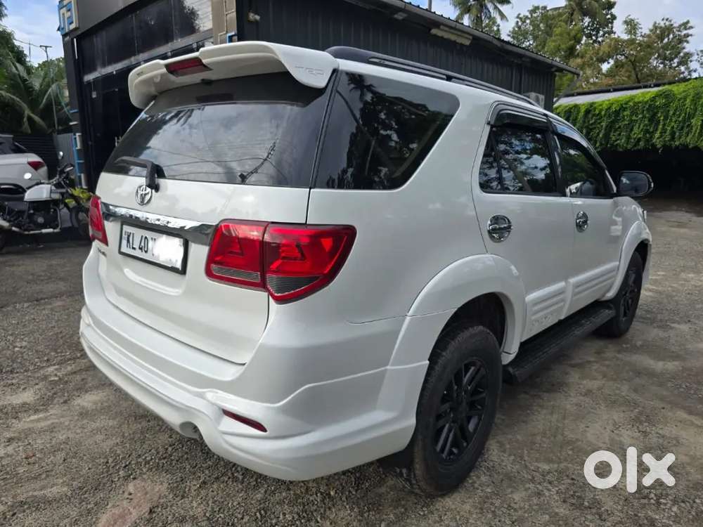 Toyota Fortuner 2013 Diesel 180000 Km Driven