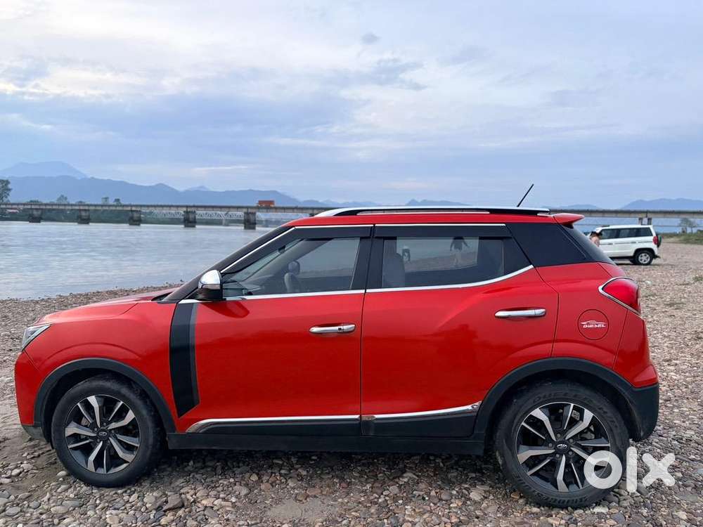 Mahindra Xuv300 2019 Diesel Good Condition,top Model With Sunroof