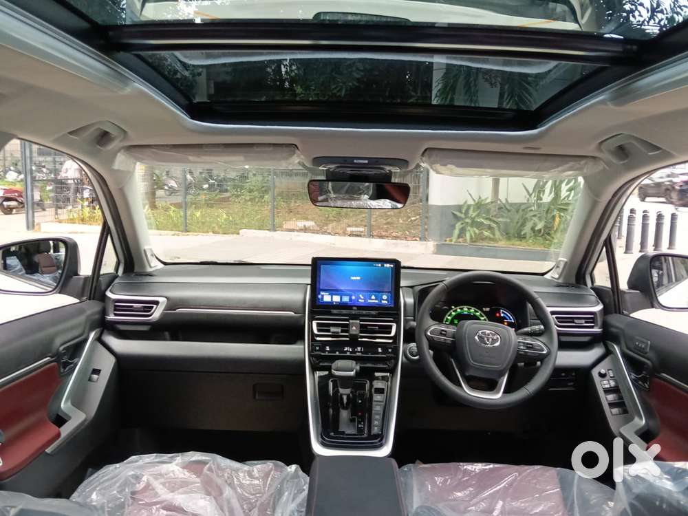 Toyota Innova Hycross 2.0 Zx Hybrid 7 Str, 2025, Petrol
