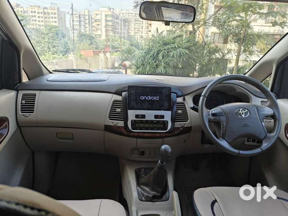 Toyota Innova 2.5 V 8 Str, 2013, Diesel