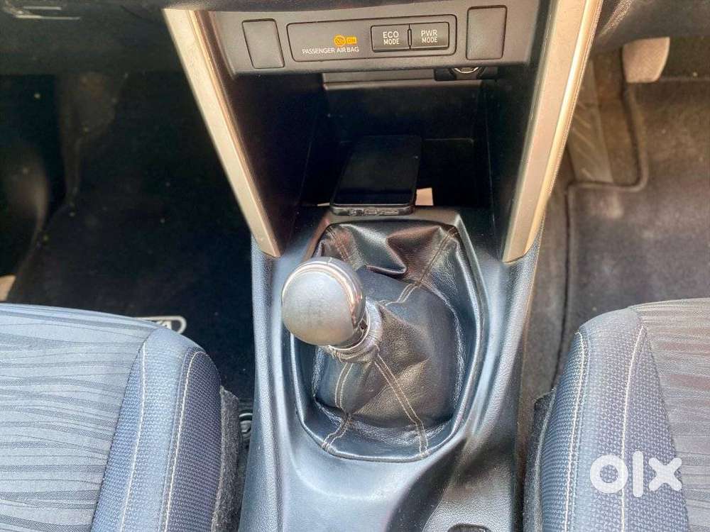 Toyota Innova Crysta 2.4 V 8 Str, 2017, Diesel