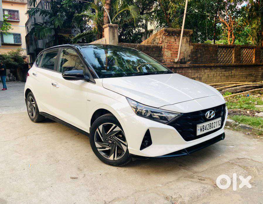 Hyundai I20 Asta (o) 1.2 Ivt Dual Tone, 2023, Petrol