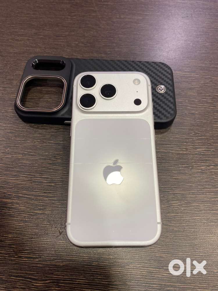 17 Pro 256 Gb Silver 100% Condition