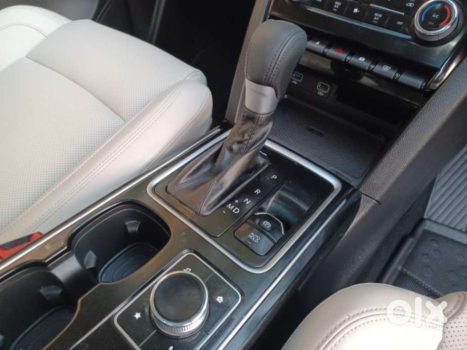 Mahindra Xuv700 2.0 Ax 7 Petrol At Luxury Pack Str, 2024, Petrol