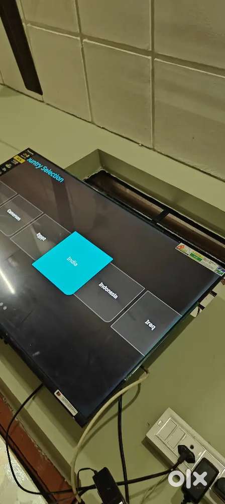 Panasonic 42 inchi Smart  Led Tv bechna hai