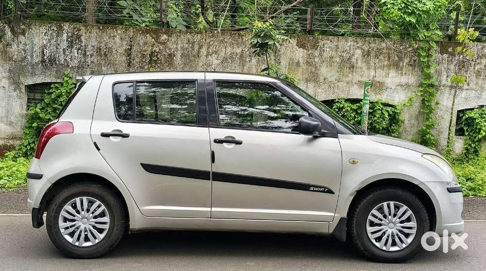 Maruti Suzuki Swift Vxi + Manual, 2006, Petrol