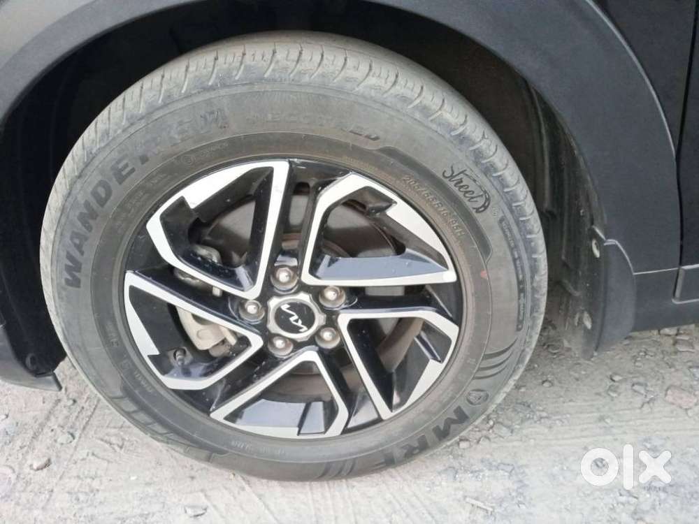 Kia Carens Luxury (o)1.5 Turbo Petrol Dct 7 Str, 2023, Petrol