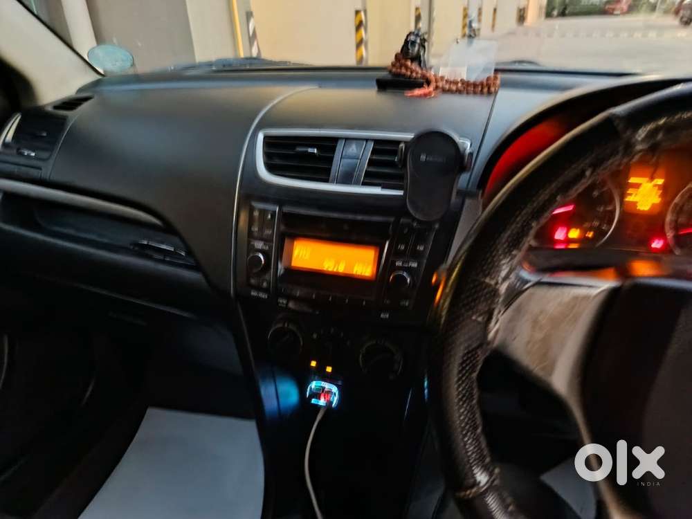 Maruti Swift Vxi 2016 (petrol, Manual) – Top Condition