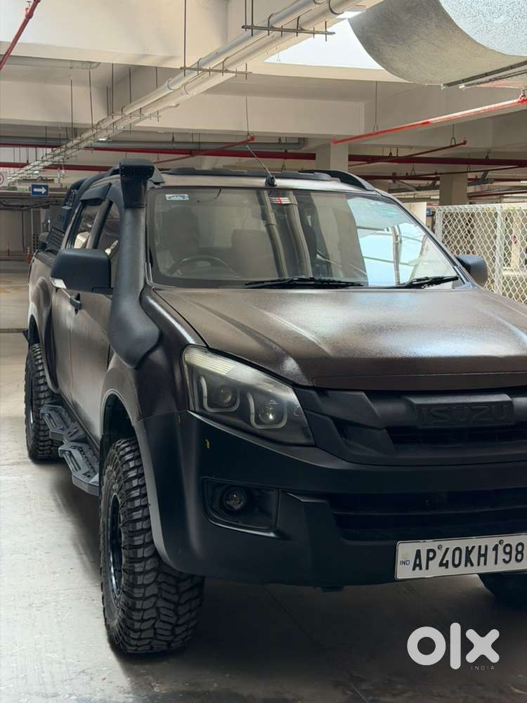 Isuzu V-cross Diesel 2016 Fully Modified Off Roader