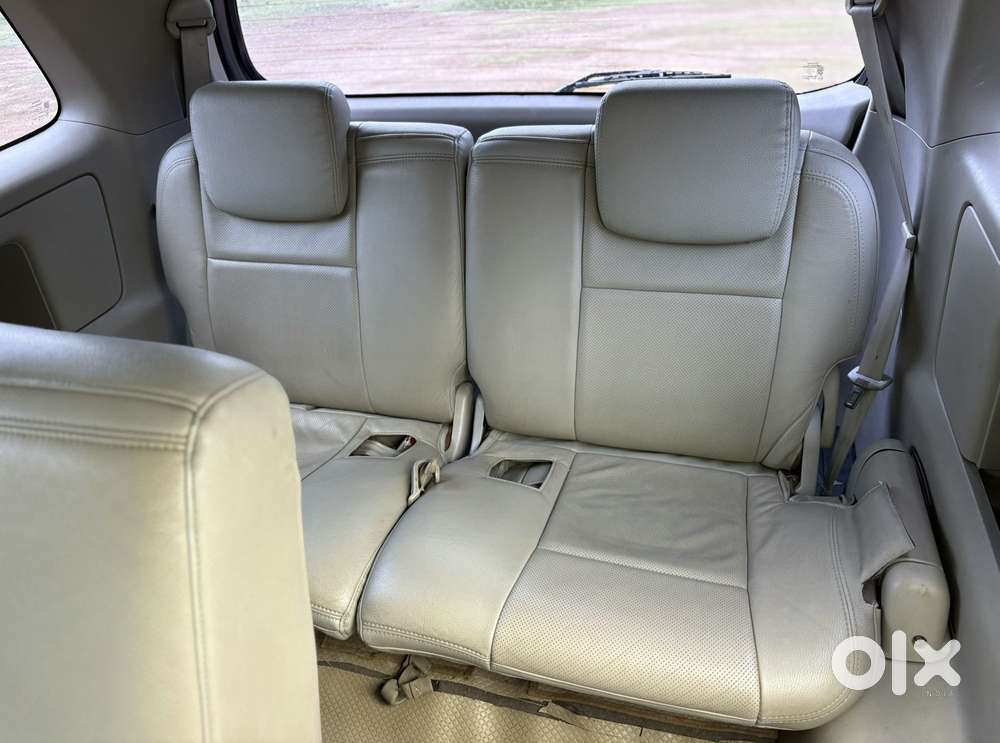 Toyota Innova 2.5 V 8 Str, 2013, Diesel