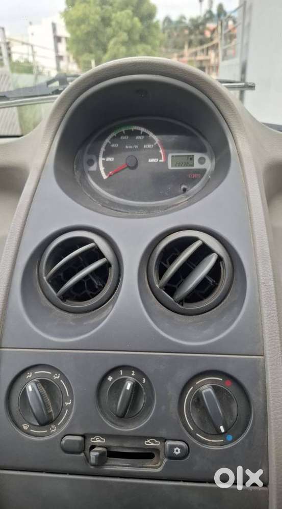 Tata Nano Xe, 2010, Petrol