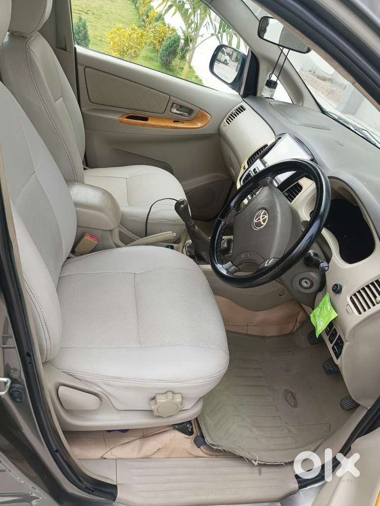 Toyota Innova Diesel 2011