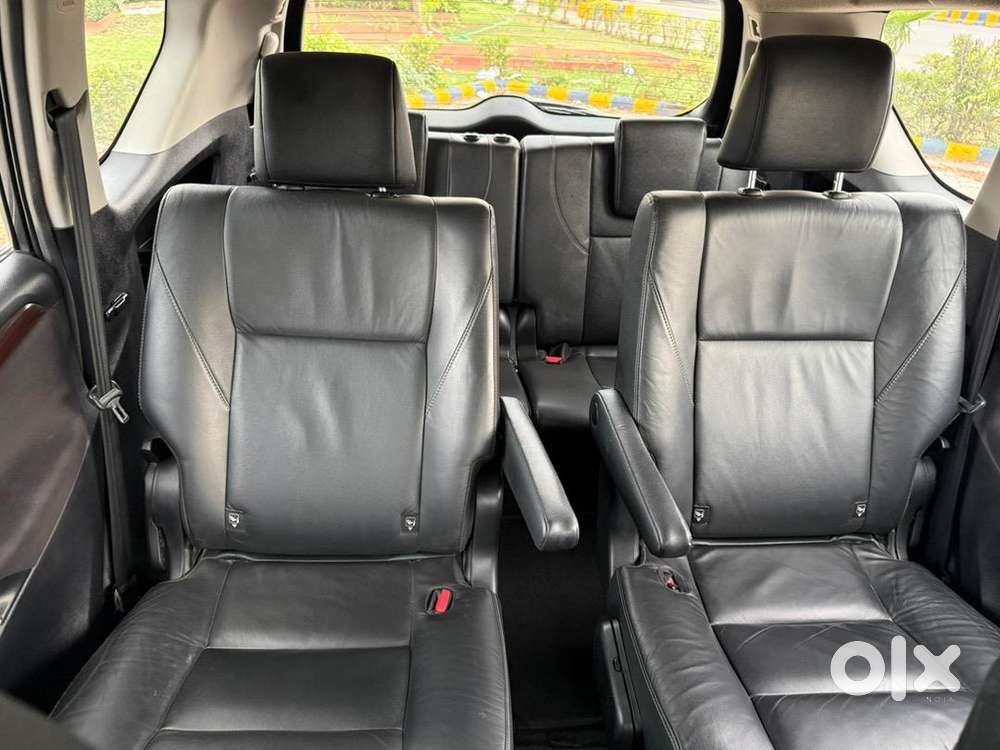 Toyota Innova Crysta 2018 Diesel Well Maintained