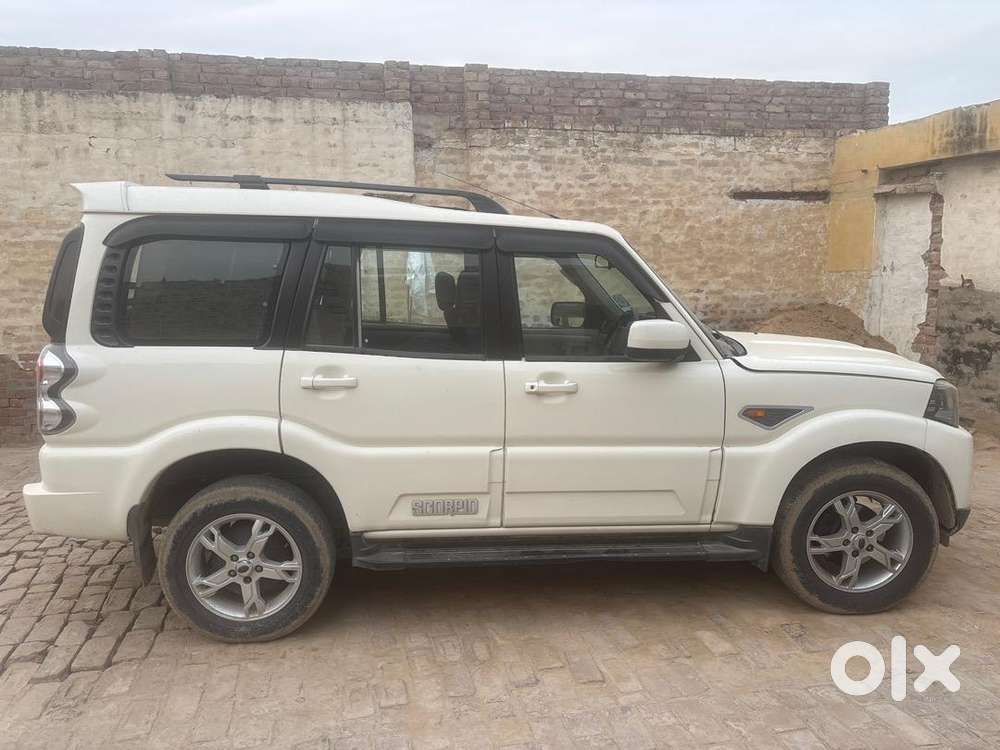 Mahindra Scorpio Classic 2015 Diesel Well Maintained