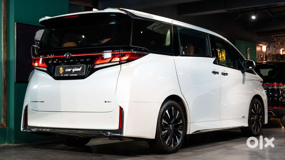 Toyota Vellfire Vip – Executive Lounge, 2025, Petrol