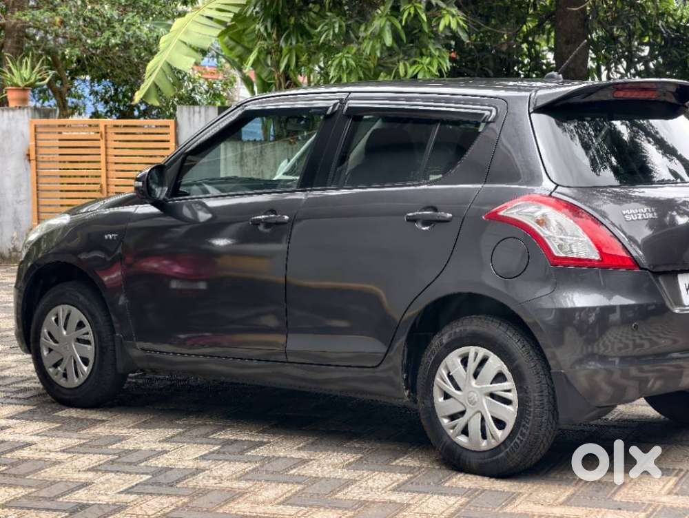 Maruti Suzuki Swift Vxi + Manual, 2017, Petrol