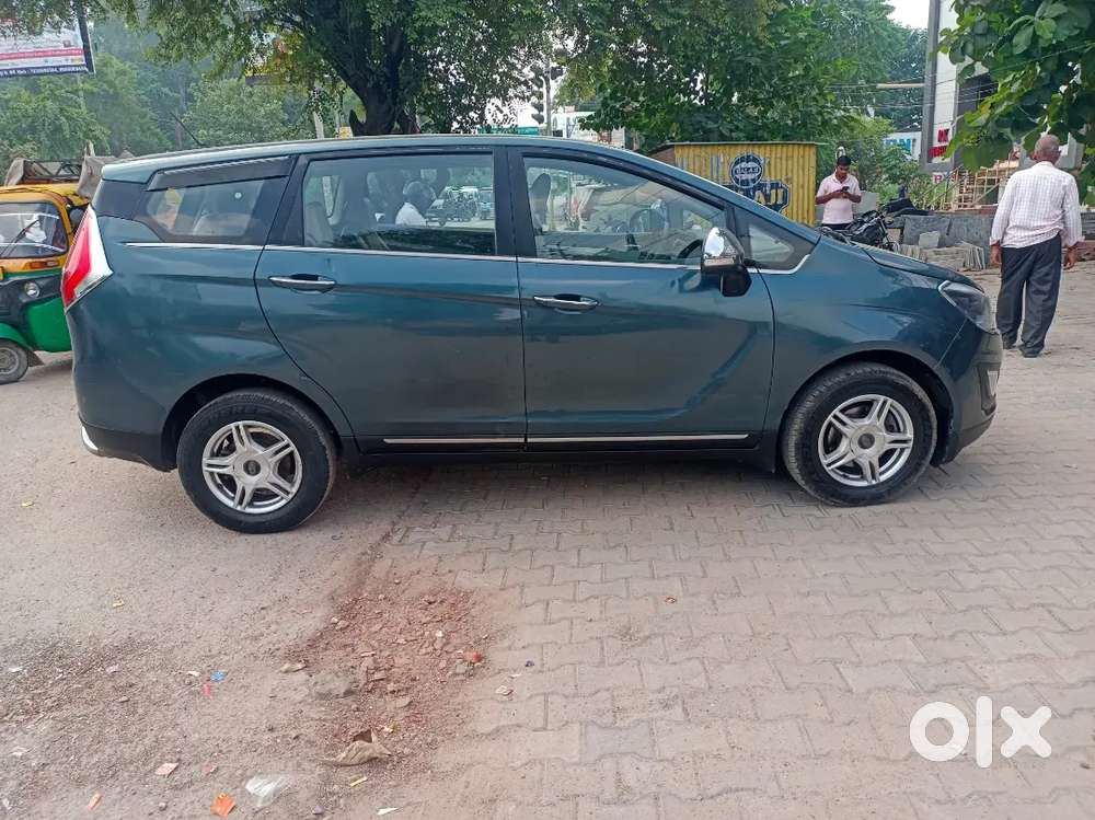 Mahindra Marazzo