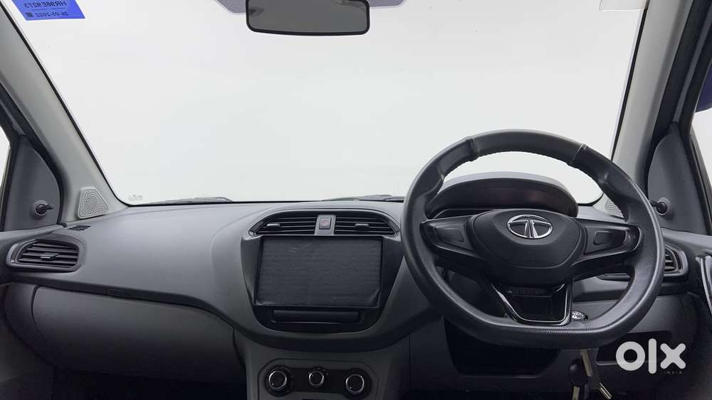 Tata Tigor Xe, 2022, Petrol