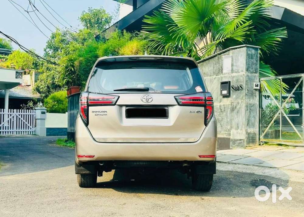 Toyota Innova Crysta 2021