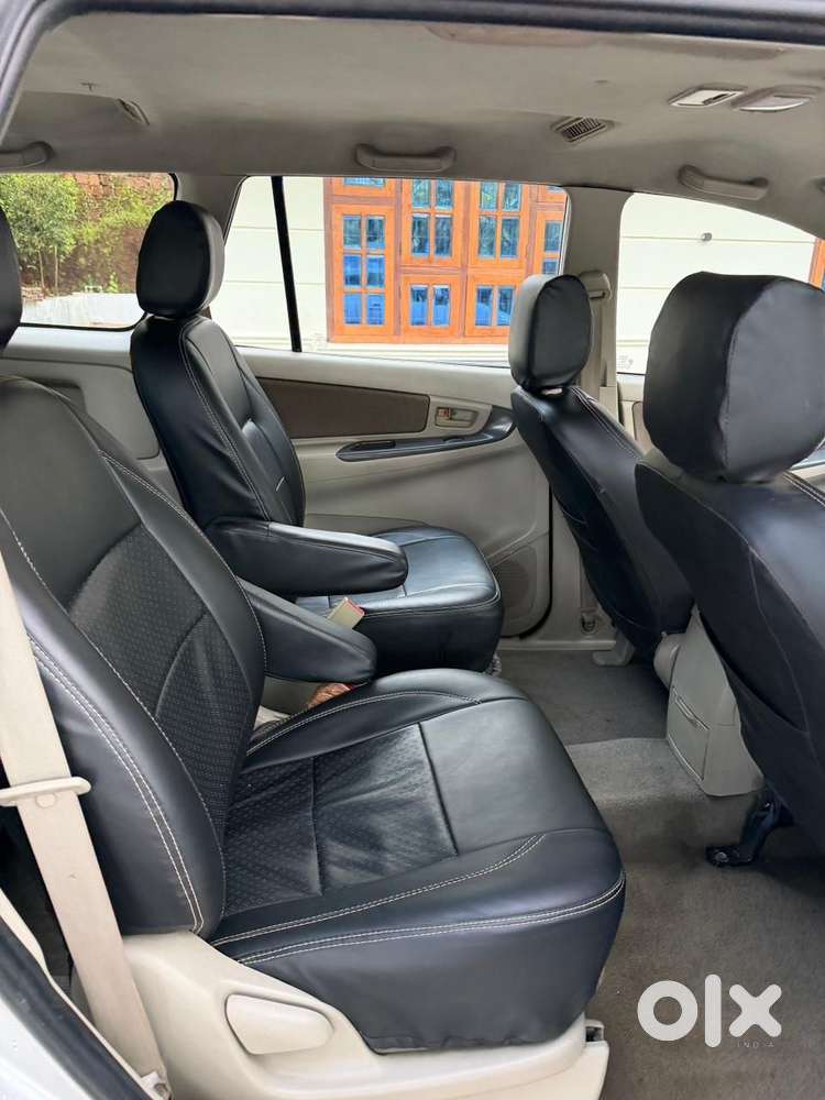 Toyota Innova 2012 Diesel 240000 Km Driven