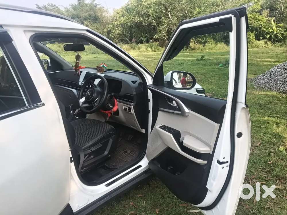 Kia Carens Luxury 2024