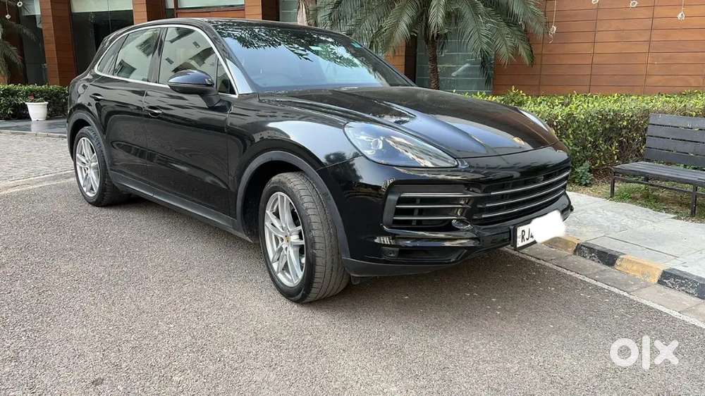 Porsche Cayenne 2022 Petrol 27000 Km Driven