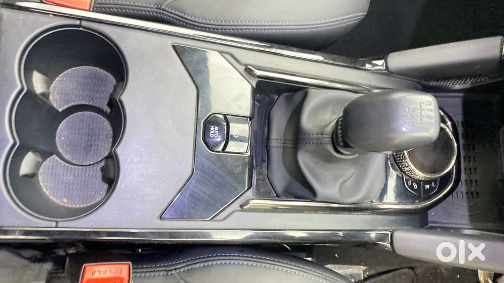 Tata Safari Accomplished Dark Edition, 2024, Diesel