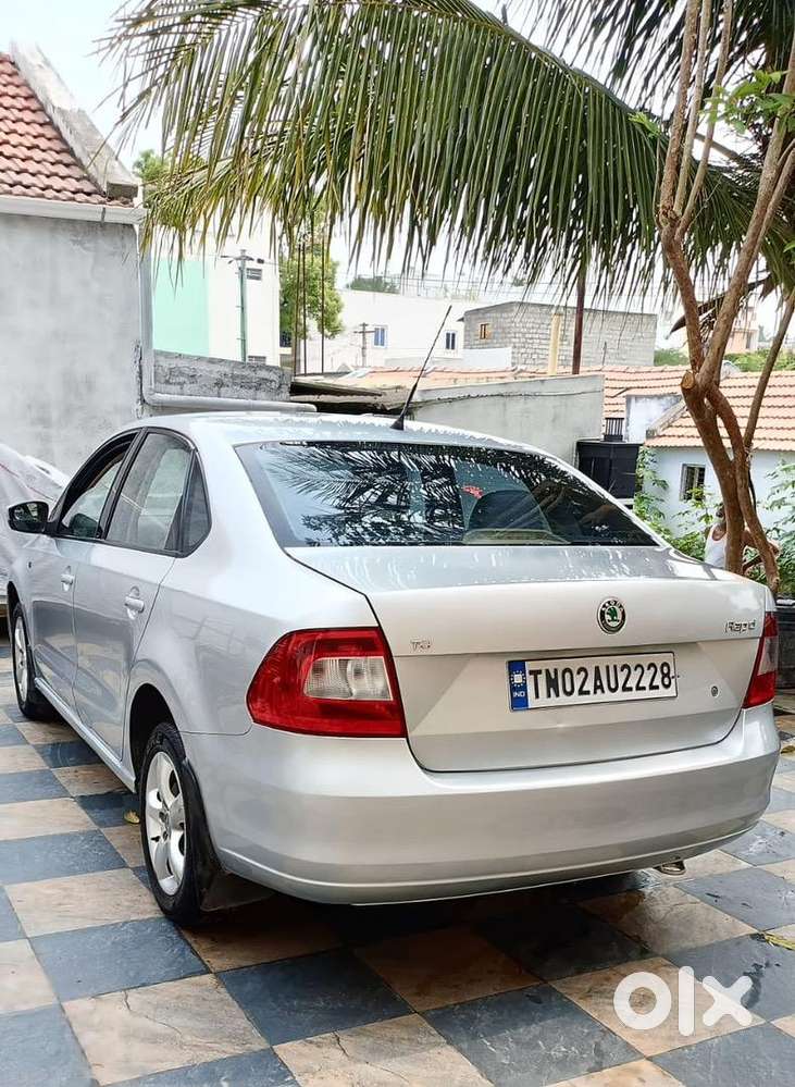 Skoda Rapid 2012 Diesel Good Condition With Company Service Revord