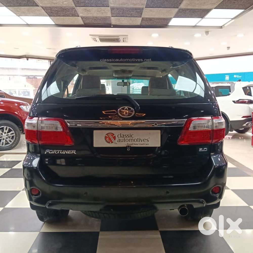 Toyota Fortuner [ ] 3.0 4X4 MT, 2010, Diesel