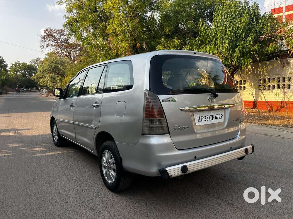 Toyota Innova 2.5 V 7 Str, 2010, Diesel