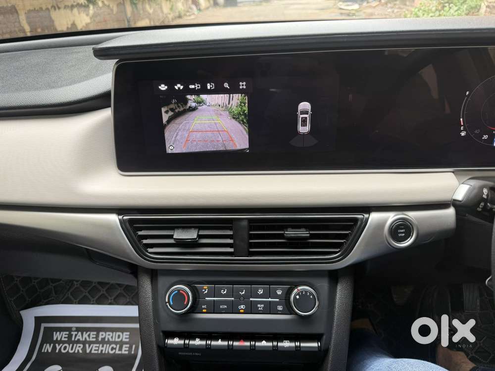Mahindra Xuv700 2.0 Ax 5 Petrol At Str, 2025, Petrol