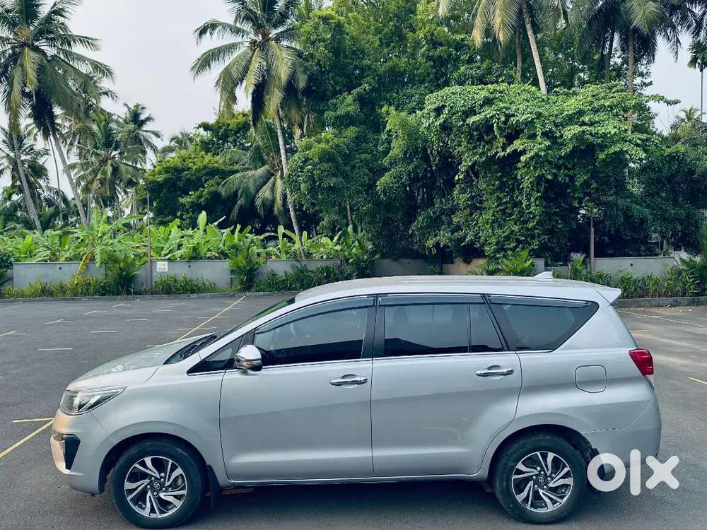 2022 Crysta Single Ownership 2lakh Kilometers