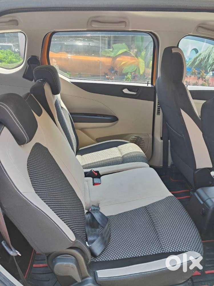 Renault Triber Rxz Easy-r Amt, 2022, Petrol