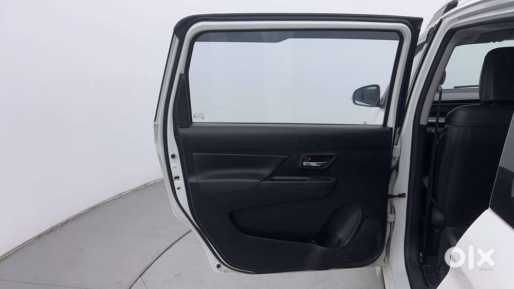 Maruti Suzuki Xl6 1.5 Zeta Mt, 2022, Petrol