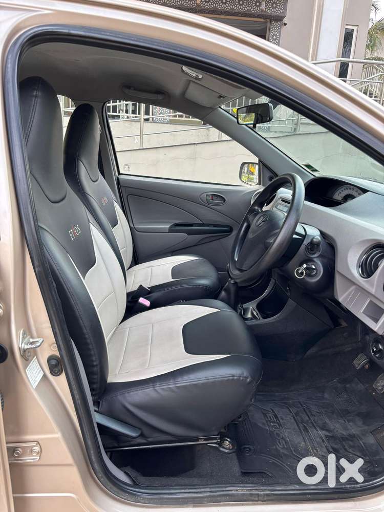 Toyota Etios 2010-2012 G, 2011, Petrol