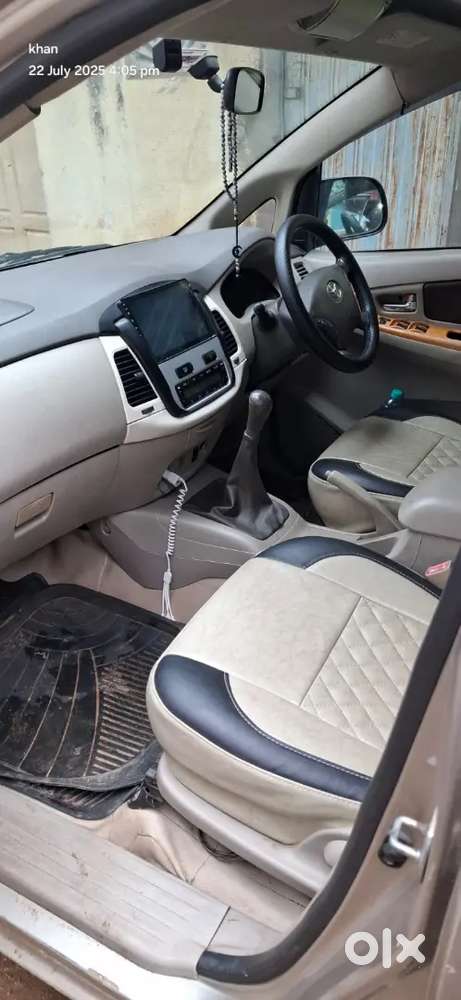 Toyota Innova 2011