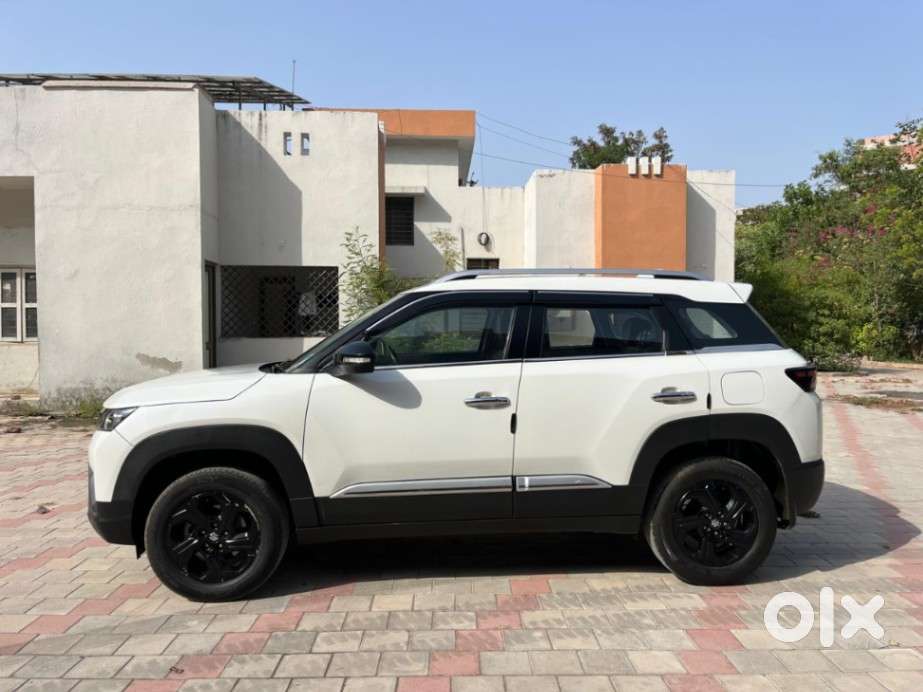 Maruti Suzuki Brezza 1.5 Zxi Smart Hybrid, 2023, Petrol