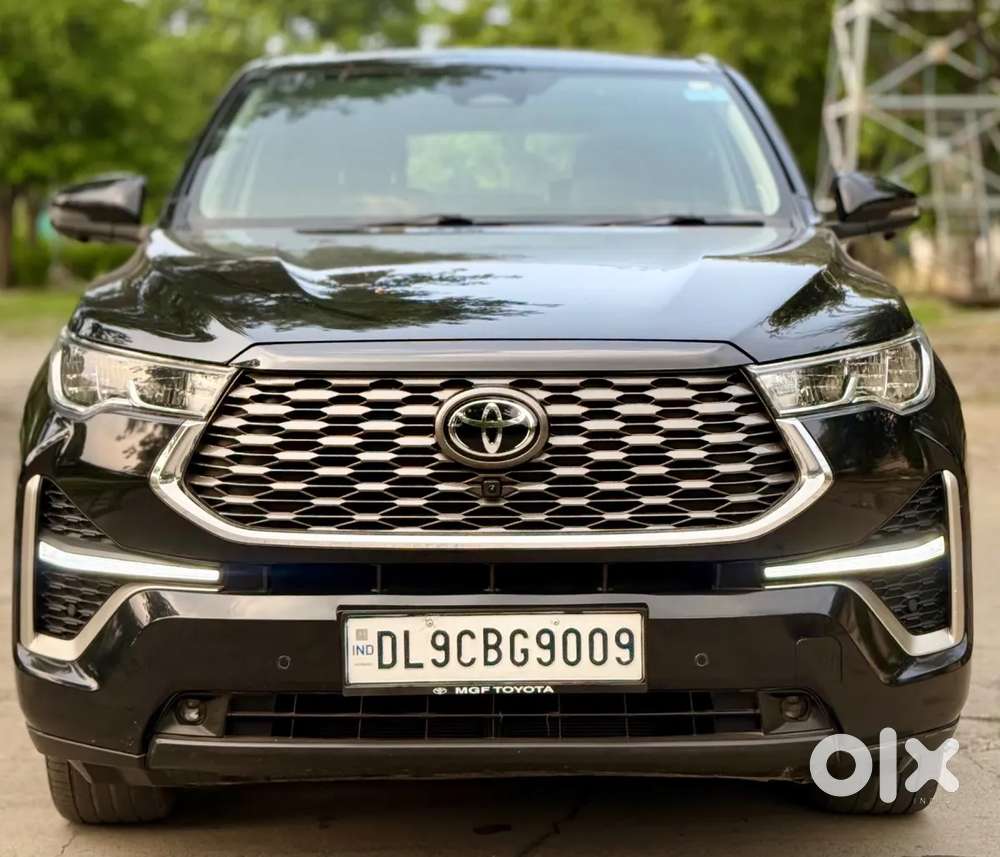 Toyota Innova Hycross 2.0 Zx (o) Hybrid 7 Str, 2025, Petrol