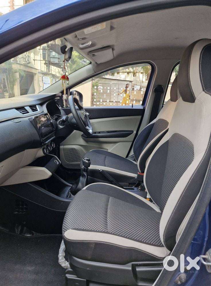 Renault Triber Rxz, 2022, Petrol