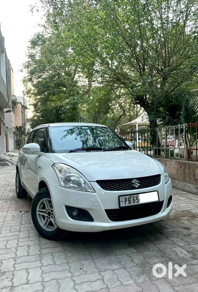 Maruti Suzuki Swift 1.2 Vxi (o), 2013, Petrol