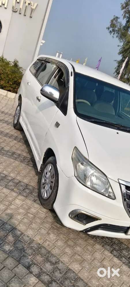 Toyota Innova 2012 Diesel Well Maintained