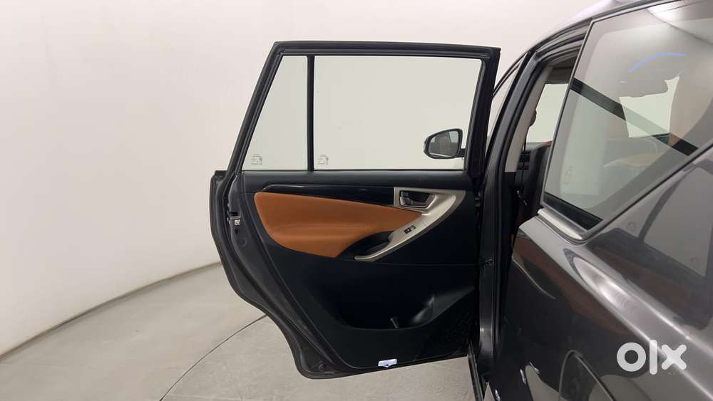 Toyota Innova Crysta 2.4 V 8 Str, 2018, Diesel