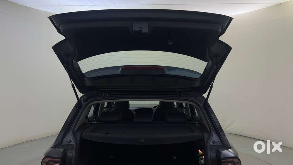 Volkswagen Taigun Topline 1.0 Tsi At (electric Seats), 2023, Petrol
