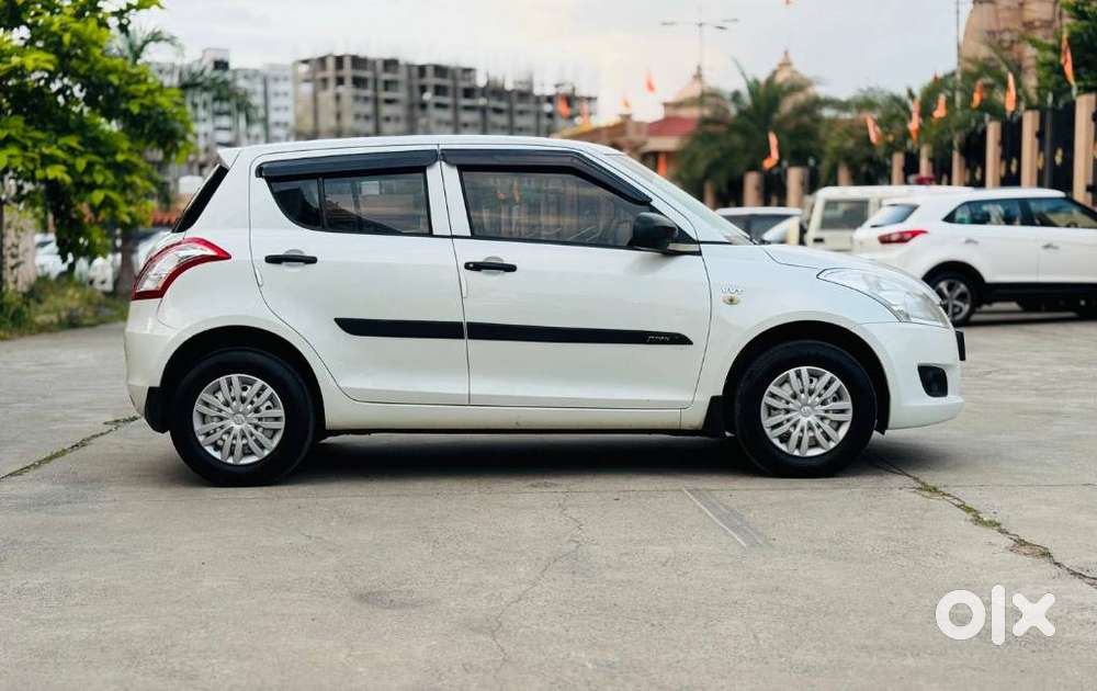 Maruti Suzuki Swift Lxi Optional-o, 2013, Cng & Hybrids