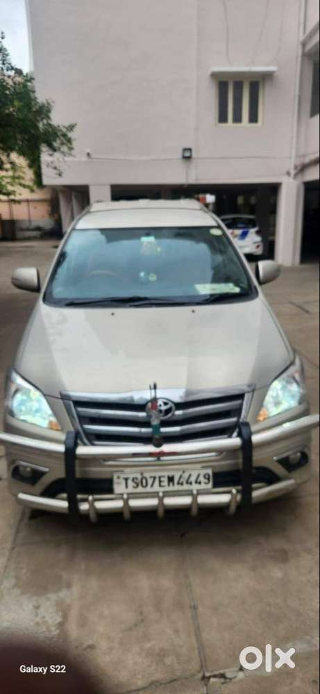 2015 Toyota Innova 2.5v Bs4 Diesel  Well Maintained  Hyderabad  ₹9l