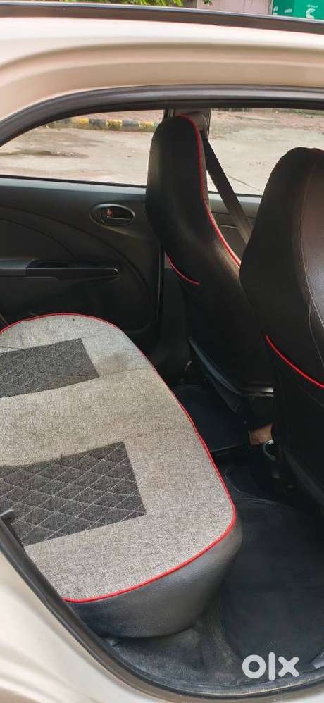 Toyota Etios Liva G, 2012, Petrol