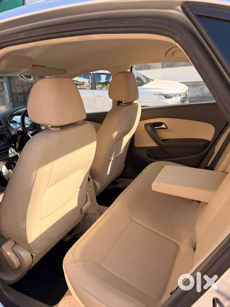 Volkswagen Vento 1.5 Highline Plus At 16 Alloy, 2014, Petrol