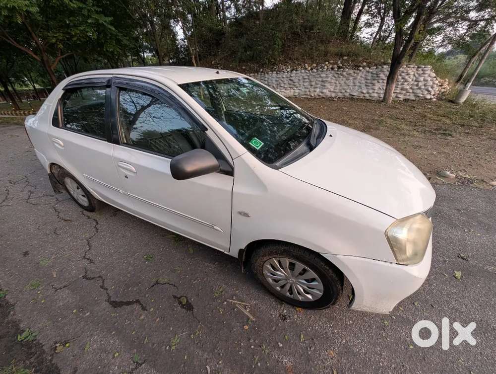 Toyota Etios Cross 2012