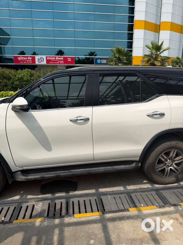Toyota Fortuner Petrol 2025 Suv